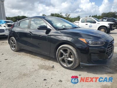 Czwarte zdjęcie samochodu z boku: 2019 HYUNDAI VELOSTER BASE VIN:KMHTG6AF4KU019558 - miniatura