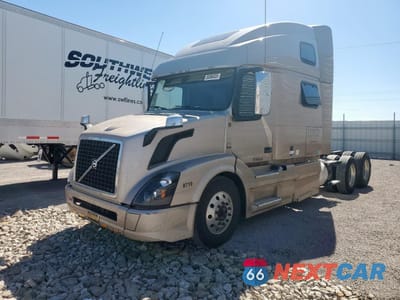 Drugie zdjęcie samochodu z przodu: 2016 VOLVO VNL SEMI TRUCK VIN:4V4N99EH8GN950719 - miniatura