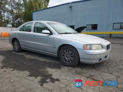 Czwarte zdjęcie samochodu z boku: 2005 VOLVO S60 VIN:YV1RS640952447138 - miniatura