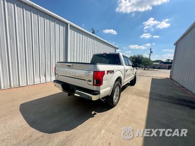 Czwarte zdjęcie samochodu z boku: 2019 FORD F150 SUPERCREW VIN:1FTEW1E54KFB88598 - miniatura