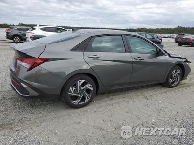 Trzecie zdjęcie samochodu z tyłu: 2025 HYUNDAI ELANTRA SEL SPORT VIN:KMHLM4DG4SU891806 - miniatura