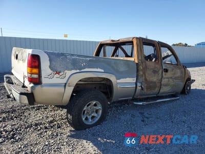 Trzecie zdjęcie samochodu z tyłu: 2001 GMC NEW SIERRA K1500 VIN:2GTEK19T311389189 - miniatura