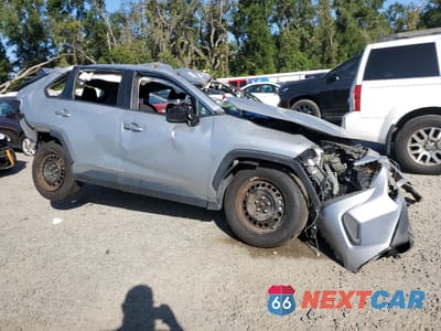 Czwarte zdjęcie samochodu z boku: 2019 TOYOTA RAV4 LE VIN:2T3H1RFV2KW024581 - miniatura