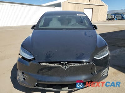Piąte zdjęcie samochodu w środku: 2019 TESLA MODEL X VIN:5YJXCDE22KF180691 - miniatura