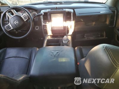 Zdjęcie 8 z 12 samochodu: 2016 RAM TRUCKS 2500 LARAM VIN:3C6UR5NL0GG336736 - miniatura