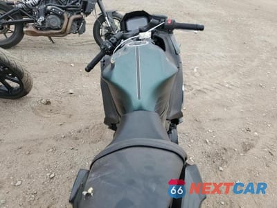 Zdjęcie 6 z 9 samochodu: 2025 KAWASAKI EX650 P VIN:ML5EXEP11SDAG4789 - miniatura