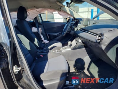 Zdjęcie 7 z 12 samochodu: 2016 TOYOTA SCION IA VIN:3MYDLBZV0GY139730 - miniatura