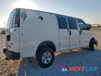 Trzecie zdjęcie samochodu z tyłu: 2003 GMC SAVANA G2500 VIN:1GTFG25T031113904 - miniatura