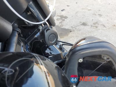 Zdjęcie 8 z 10 samochodu: 2009 HARLEY-DAVIDSON FLHTCU VIN:1HD1FC4119Y604774 - miniatura