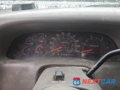 Zdjęcie 9 z 14 samochodu: 2000 FORD F250 SUPER DUTY VIN:1FTNX21F6YEE00143 - miniatura