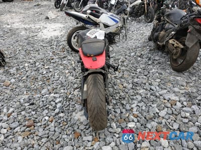 Czwarte zdjęcie samochodu z boku: 2006 SUZUKI GSX-R750 K6 VIN:JS1GR7KAX62106952 - miniatura