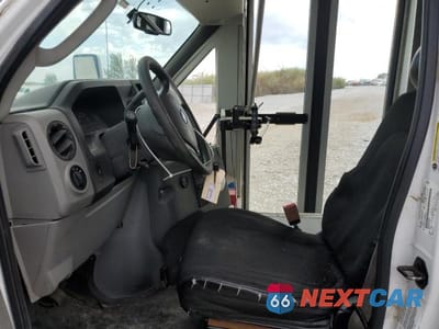 Zdjęcie 7 z 13 samochodu: 2016 FORD ECONOLINE E450 SUPER DUTY CUTAWAY VAN VIN:1FDFE4FS3GDC57941 - miniatura