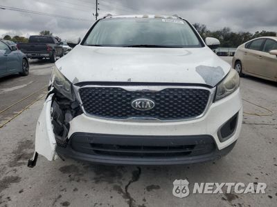 Piąte zdjęcie samochodu w środku: 2016 KIA SORENTO LX VIN:5XYPG4A3XGG093320 - miniatura