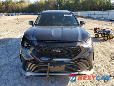 Piąte zdjęcie samochodu w środku: 2024 TOYOTA HIGHLANDER XSE VIN:5TDKDRAHXRS530993 - miniatura