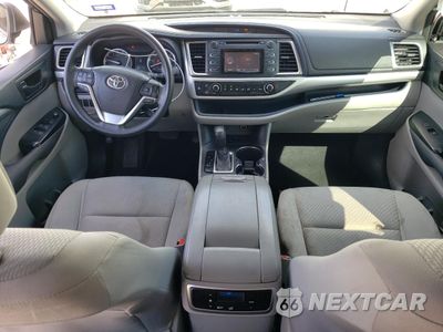 Zdjęcie 8 z 15 samochodu: 2016 TOYOTA HIGHLANDER LE VIN:5TDZKRFH5GS176925 - miniatura