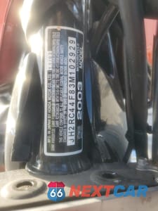 Zdjęcie 9 z 10 samochodu: 2003 HONDA VT750 CDD VIN:JH2RC44F83M102929 - miniatura
