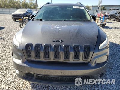 Piąte zdjęcie samochodu w środku: 2016 JEEP CHEROKEE LATITUDE VIN:1C4PJMCB9GW112528 - miniatura