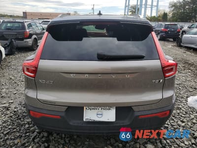 Zdjęcie 6 z 13 samochodu: 2022 VOLVO XC40 T5 R-DESIGN VIN:YV4162UMXN2714870 - miniatura