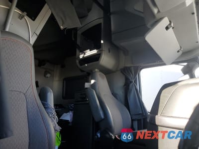 Zdjęcie 6 z 10 samochodu: 2024 VOLVO VNL SEMI TRUCK VIN:4V4NC9EH3RN620832 - miniatura