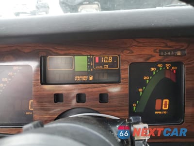 Zdjęcie 9 z 11 samochodu: 1985 CHEVROLET CORVETTE VIN:1G1YY0783F5134495 - miniatura