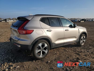 Trzecie zdjęcie samochodu z tyłu: 2024 VOLVO XC40 PLUS VIN:YV4L12UL7R2367275 - miniatura