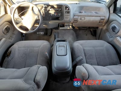 Zdjęcie 8 z 15 samochodu: 1995 CHEVROLET TAHOE K1500 VIN:1GNEK13K3SJ441600 - miniatura