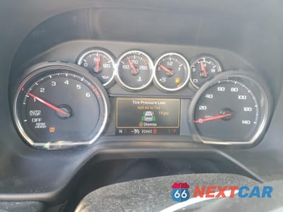 Zdjęcie 9 z 17 samochodu: 2024 CHEVROLET SUBURBAN C1500 LS VIN:1GNSCBKD4RR253981 - miniatura