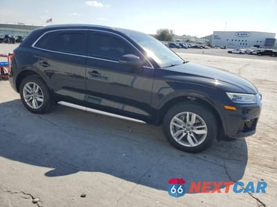 Czwarte zdjęcie samochodu z boku: 2020 AUDI Q5 PREMIUM VIN:WA1ANAFY2L2095317 - miniatura