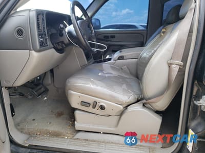 Zdjęcie 7 z 14 samochodu: 2006 CHEVROLET SUBURBAN VIN:3GNFK16Z36G124520 - miniatura