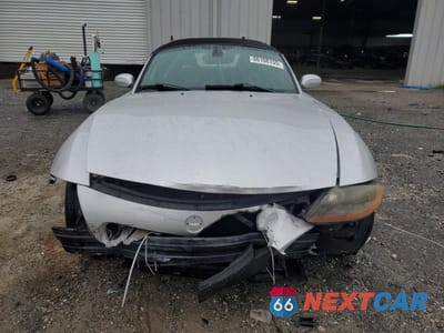 Piąte zdjęcie samochodu w środku: 2004 BMW Z4 2.5 VIN:4USBT33564LR68577 - miniatura