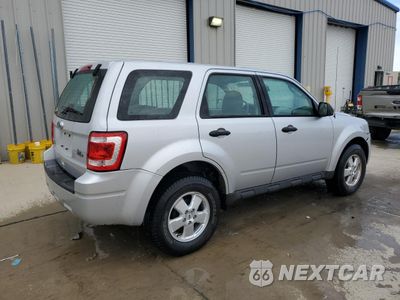 Trzecie zdjęcie samochodu z tyłu: 2012 FORD ESCAPE XLS VIN:1FMCU0C7XCKB31001 - miniatura