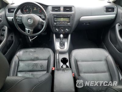 Zdjęcie 8 z 12 samochodu: 2013 VOLKSWAGEN JETTA SE VIN:3VWDP7AJ3DM355001 - miniatura