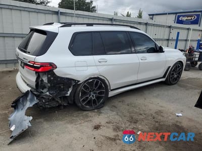 Trzecie zdjęcie samochodu z tyłu: 2023 BMW X7 XDRIVE40I VIN:5UX23EM06P9P35206 - miniatura