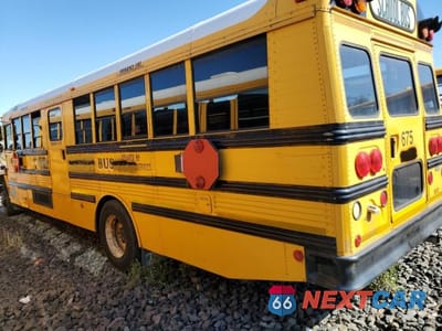 Trzecie zdjęcie samochodu z tyłu: 2005 THOMAS SAF-T-LINER C2 - SCHOOL BUS VIN:4UZAAXCS75CU88081 - miniatura