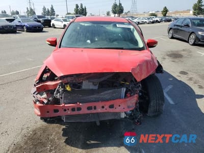 Piąte zdjęcie samochodu w środku: 2015 FORD FOCUS SE VIN:1FADP3K28FL261791 - miniatura