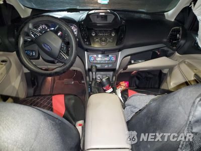 Zdjęcie 8 z 12 samochodu: 2017 FORD ESCAPE SE VIN:1FMCU9G92HUA15030 - miniatura