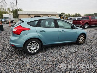Trzecie zdjęcie samochodu z tyłu: 2012 FORD FOCUS SE VIN:1FAHP3K29CL368121 - miniatura