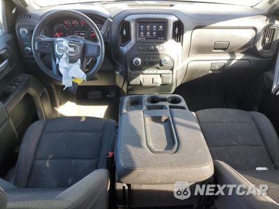 Zdjęcie 8 z 11 samochodu: 2023 GMC SIERRA K1500 VIN:1GTPUAEK5PZ171545 - miniatura