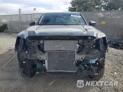 Piąte zdjęcie samochodu w środku: 2024 TOYOTA TACOMA DOUBLE CAB VIN:3TMKB5FN5RM015171 - miniatura