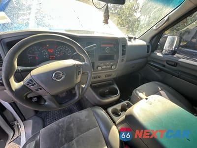 Zdjęcie 9 z 14 samochodu: 2017 NISSAN NV 2500 S VIN:1N6BF0LY5HN811345 - miniatura