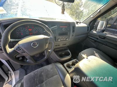 Zdjęcie 9 z 14 samochodu: 2017 NISSAN NV 2500 S VIN:1N6BF0LY5HN811345 - miniatura