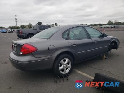 Trzecie zdjęcie samochodu z tyłu: 2002 FORD TAURUS SES VIN:1FAFP55U02A196202 - miniatura