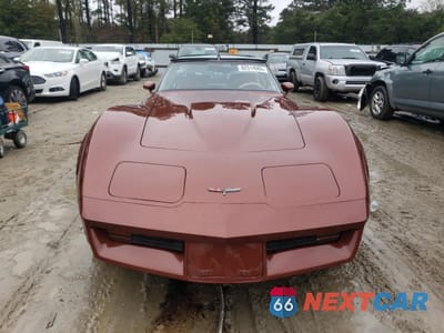Piąte zdjęcie samochodu w środku: 1981 CHEVROLET CORVETTE VIN:1G1AY8765B5105539 - miniatura