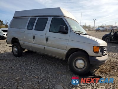 Czwarte zdjęcie samochodu z boku: 2003 FORD ECONOLINE E250 VAN VIN:1FTNE24W63HC02719 - miniatura