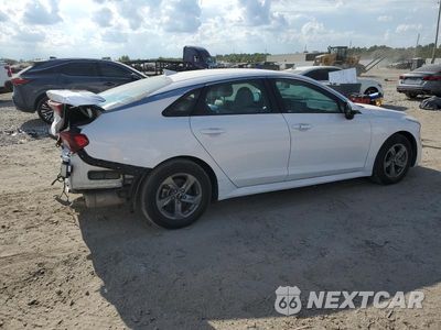 Trzecie zdjęcie samochodu z tyłu: 2021 KIA K5 LXS VIN:5XXG14J28MG027809 - miniatura