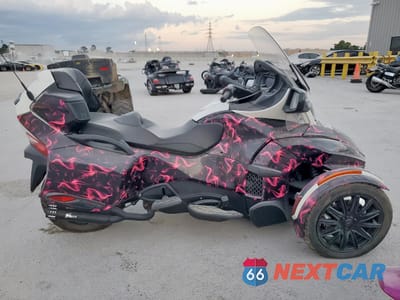 2018 CAN-AM SPYDER ROADSTER RT 2BXNBDD26JV000604 - główne zdjęcie licytacji z USA - miniatura