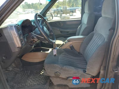 Zdjęcie 7 z 12 samochodu: 2000 CHEVROLET S TRUCK S10 VIN:1GCCS1452Y8292363 - miniatura