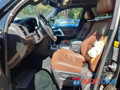 Zdjęcie 7 z 14 samochodu: 2019 TOYOTA LAND CRUISER VX-R VIN:JTMCY7AJXK4077315 - miniatura