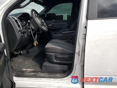 Zdjęcie 7 z 13 samochodu: 2021 RAM 2500 BIG HORN CREW C VIN:3C6UR5DL8MG627661 - miniatura