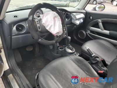 Zdjęcie 8 z 12 samochodu: 2003 MINI COOPER VIN:WMWRC33493TE15349 - miniatura